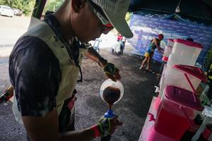 BIB: 
                            <button type="button" onclick="openModal(28148332)" class="btn btn-primary btn-sm float-right btn-popup" data-toggle="modal" data-target=".modal-high-quality">
                        <i class="fas fa-shopping-cart"></i> Add to Cart
                    </button>
                                            <button type="button" onclick="isThisMe(28148332, true)" class="btn btn-success btn-sm float-right btn-popup btn-isme hidden" data-toggle="tooltip" data-placement="bottom" title="นี่คือรูปของคุณใช่ไหม คลิกที่นี่เพื่อเอาเข้าอัลบั้ม">
                        <i class="fas fa-plus"></i> Add to album
                    </button>
                    <button type="button" onclick="isThisMe(28148332, false)" class="btn btn-warning btn-sm float-right btn-popup btn-isnotme hidden">
                        <i class="fas fa-ban"></i> Remove from album
                    </button>